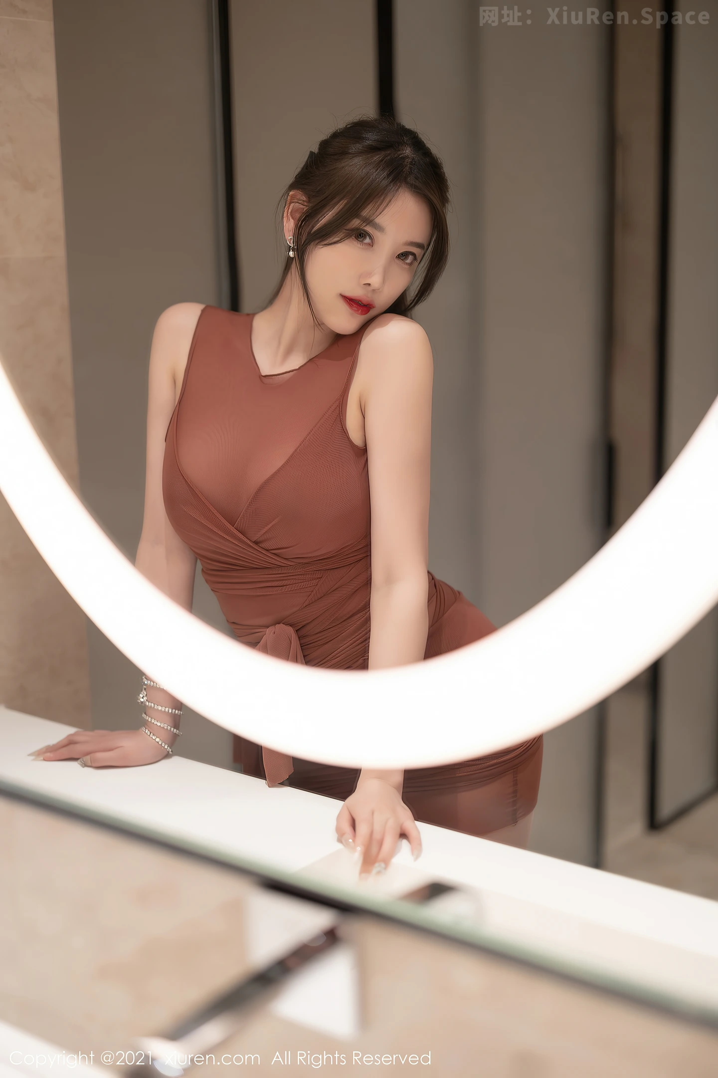 图片[5]-[XiuRen秀人网]VOL.3751 女神杨晨晨Yome牛奶设计视觉主题轻薄连身裙湿身撩人诱惑写真72P-秀人网官方网站